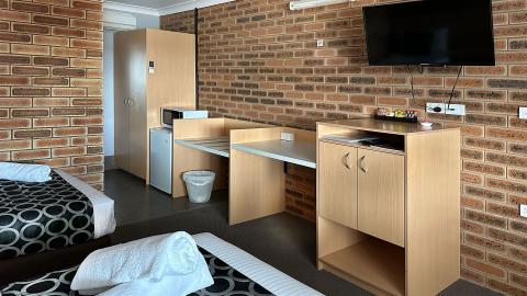Tenterfield Accommodation Two Bedroom Unit 4 1920x1080